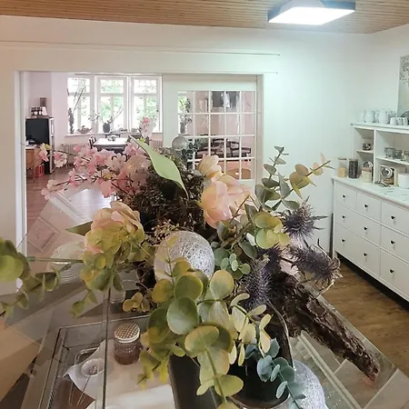 Rosenhof 3*